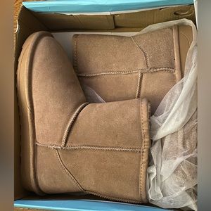 Vepose boots girls size 4-NEW